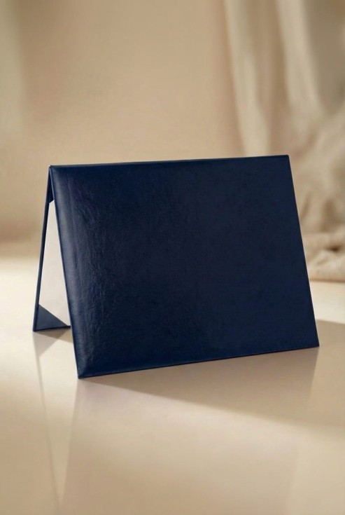 desky na diplom, slavnostní desky, diplomové desky, obal na diplom, certifikát, školní diplom, desky pro absolventy, elegantní desky, tmavě modré desky